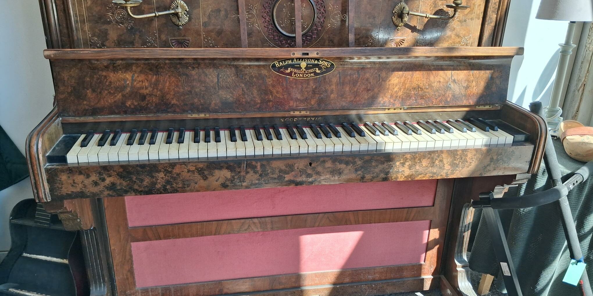 piano_ (2) piano ancien de la marque Ralph Allison and sons, fabriqué à Londres
