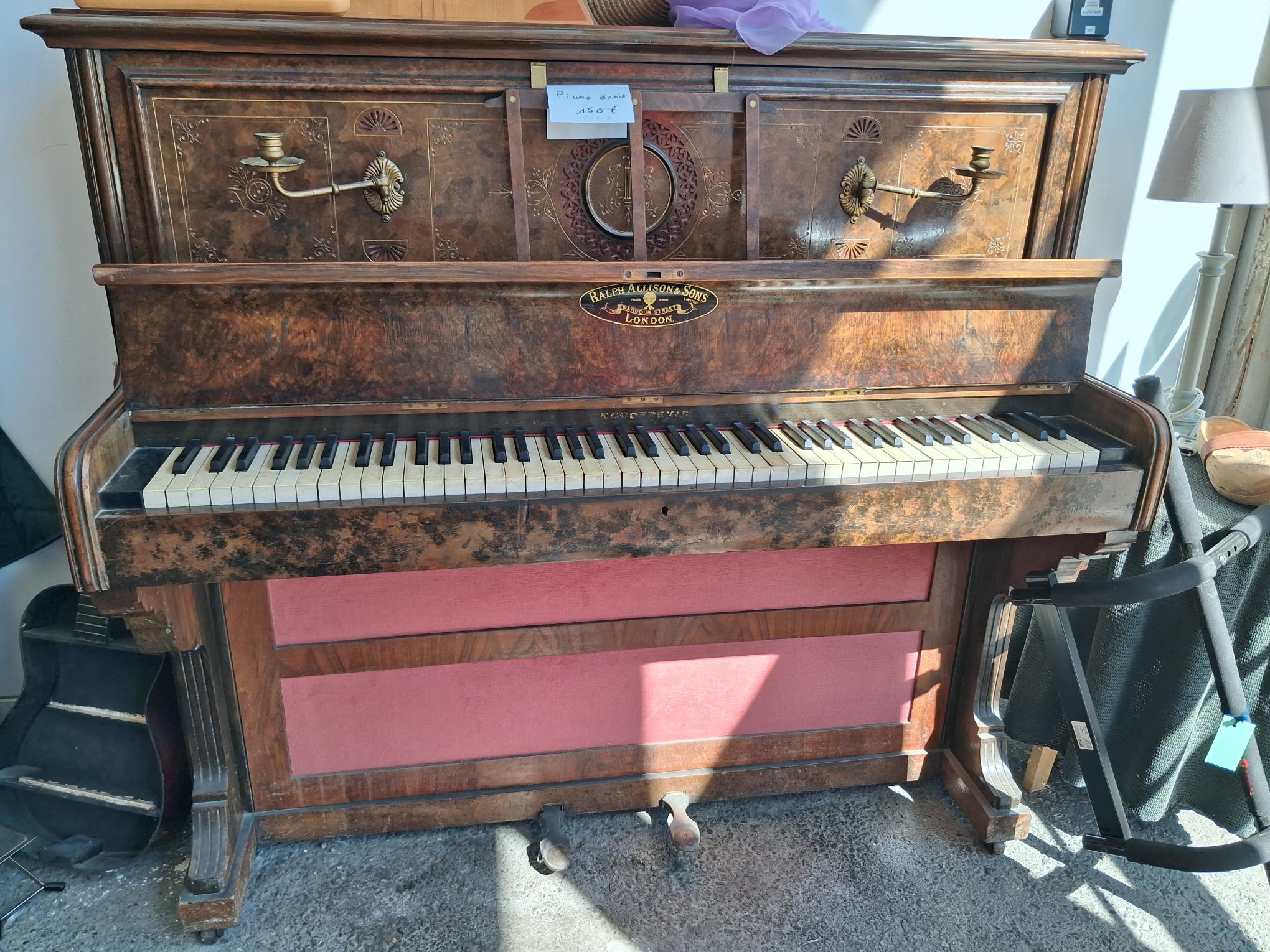piano ancien de la marque Ralph Allison and sons, fabriqué à Londres
